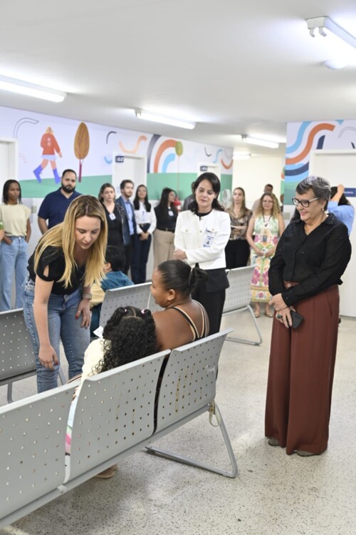 pronto-atendimento-sao-pedro-avanca-com-novos-servicos-e-melhorias-e-recebe-visita-da-prefeita-cris-samorini